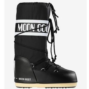 Moon Boots worn once for like a hour